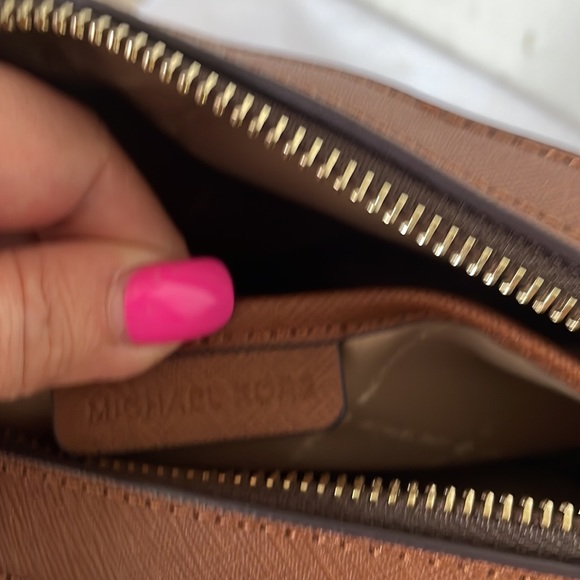 COPY - NWT Michael Kors Crossbody Bag. - Picture 9 of 15